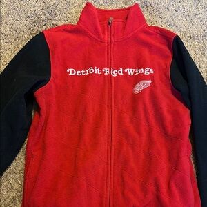Detroit red wings zip up